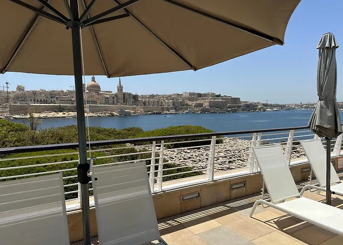 In Luxury Complex With Amazing Resident's Pool Sliema
